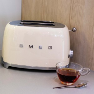 Smeg TSF01CREU Panna Lucido 50's Style Tostapane 2x2 Fette:2 Scomparti:2 AutoEspulsione Cassettino
