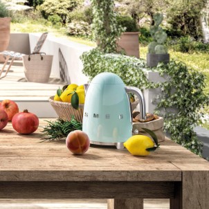 Smeg KLF03PGEU Verde Pastello Lucido 50's Style Bollitore 1,7 litri 7 Tazze Soft Opening AutoOFF 100°C