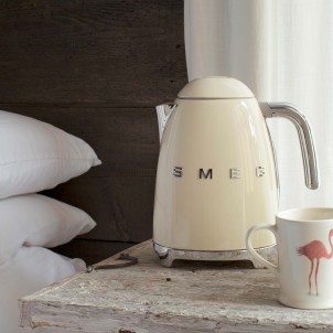 Smeg KLF03CREU Panna Lucido 50's Style Bollitore 1,7 litri 7 Tazze Soft Opening AutoOFF 100°C