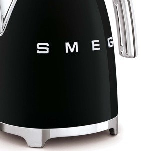 Smeg KLF03BLEU Nero Lucido 50's Style Bollitore 1,7 litri 7 Tazze Soft Opening AutoOFF 100°C
