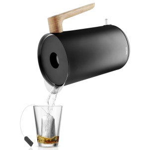 Eva Solo Bollitore Elettrico Nordic Kitchen 1.5L Black Acciaio Inossidabile Manico Rovere Oliato