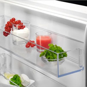 AEG NSC6N181ES Frigorifero Incasso Combinato NoFrost TwinTech TouchControl PortaTraino H177 Serie6000