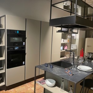 Mobilegno Cucina Laccato Opaco Visone Isola Piano Atlasplan Nero Marquinia Silk Cappa Sospesa Falmec