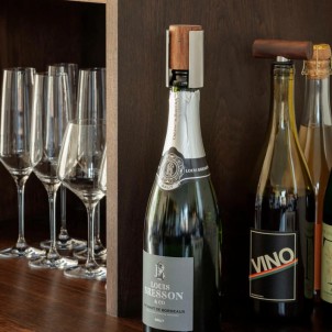 Eva Solo Liquid Lounge Champagne Stopper Legno Noce e Acciaio Tappo per Champagne