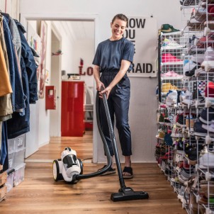 Karcher VC 3 White Aspirapolvere Traino Senza Sacco 700W Tecnologia Multiciclonica Filtro Hepa