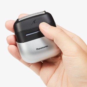 Panasonic ES-CM3BKS503 Rasoio Compatto 3Lame CurvaturaMultiFit MotoreLineare 13.000g/m SensoreBarba RicaricaUSB-C1h A45m