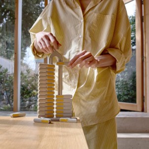 Joseph Joseph PegStore Set di 30 Mollette per Bucato con Supporto Dotato di Gancio