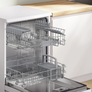 Bosch SMS2HTW06E Bianca Lavastoviglie 13Coperti 46dB VascaPolinox HomeConnect Serie2