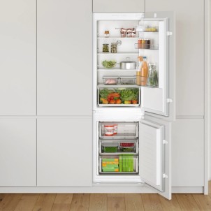Bosch KIN86NSE0 Frigorifero Incasso Combinato NoFrost Porta Traino 177x54 cm Serie2